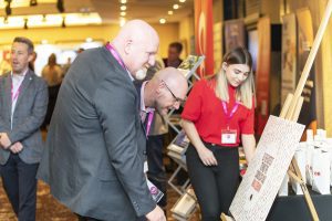 Hundreds of print professionals gather for Recognising Excellence to learn, network and relax