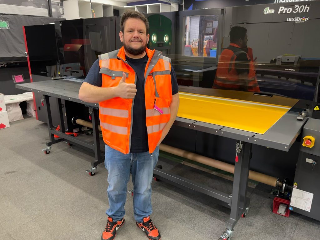 Bruno Roquette with Standbuilder’s latest acquisition, the EFI Pro 30h UV LED hybrid printer