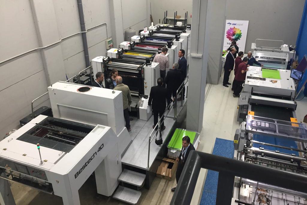 GNG’s Barcelona showroom features a range of the latest printing machinery and accessories.