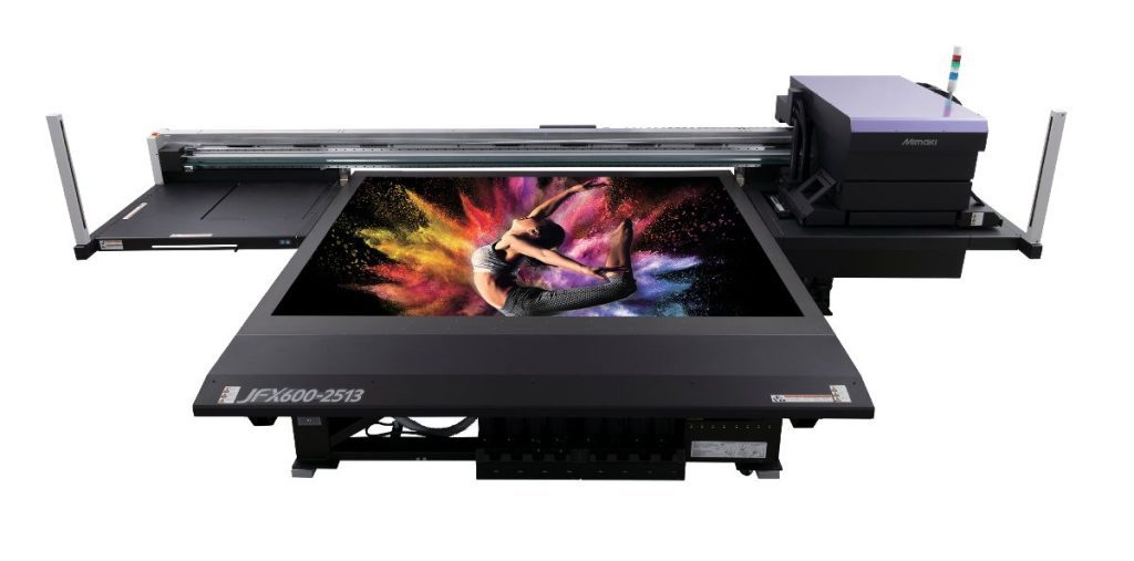 The JFX600-2513 flatbed UV printer will be demonstrated as a complete industrial print-and-cut solution together with the new CFX-2513 flatbed cutter